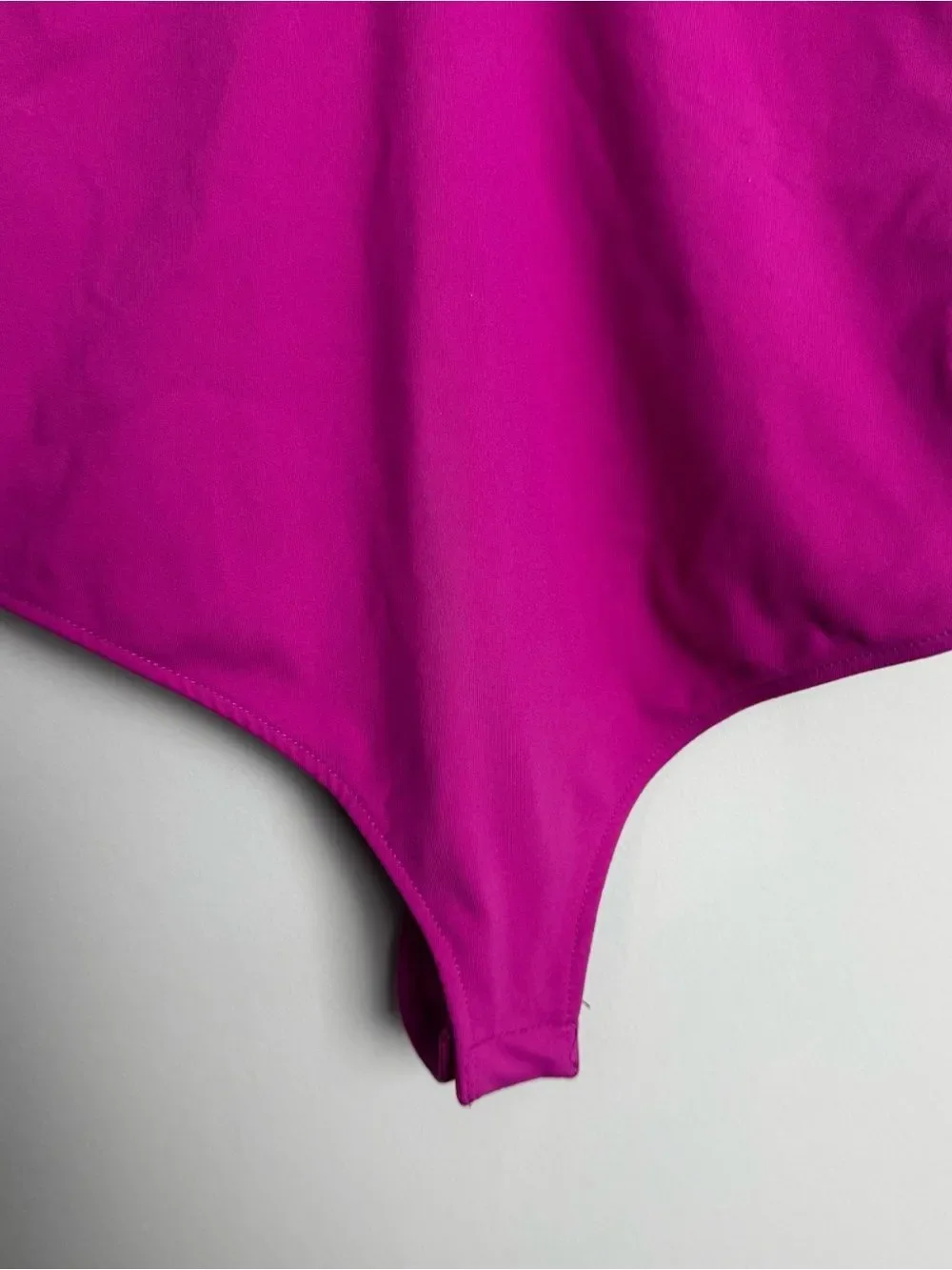 FREE PEOPLE | INTIMATELY Magenta V-Neck Spaghetti Strap Bodysuit Women’s Size M